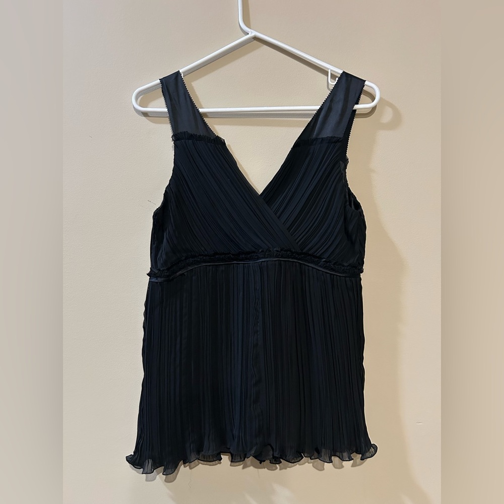 Elegant Black Pleated Top - Picture 2 of 2